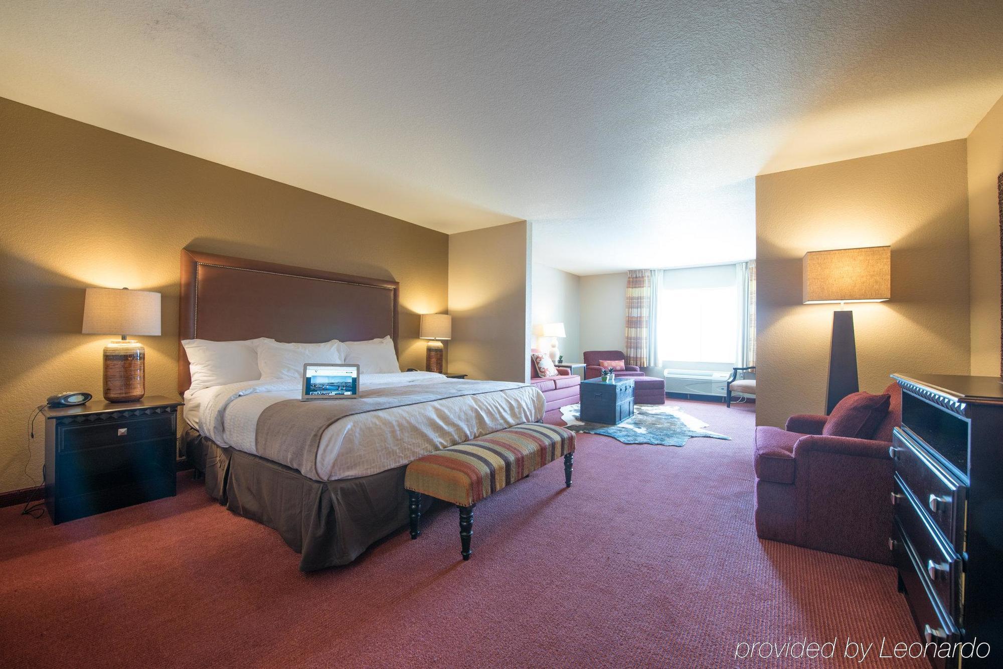 Hotel Vue, Ascend Hotel Collection Натчез Экстерьер фото