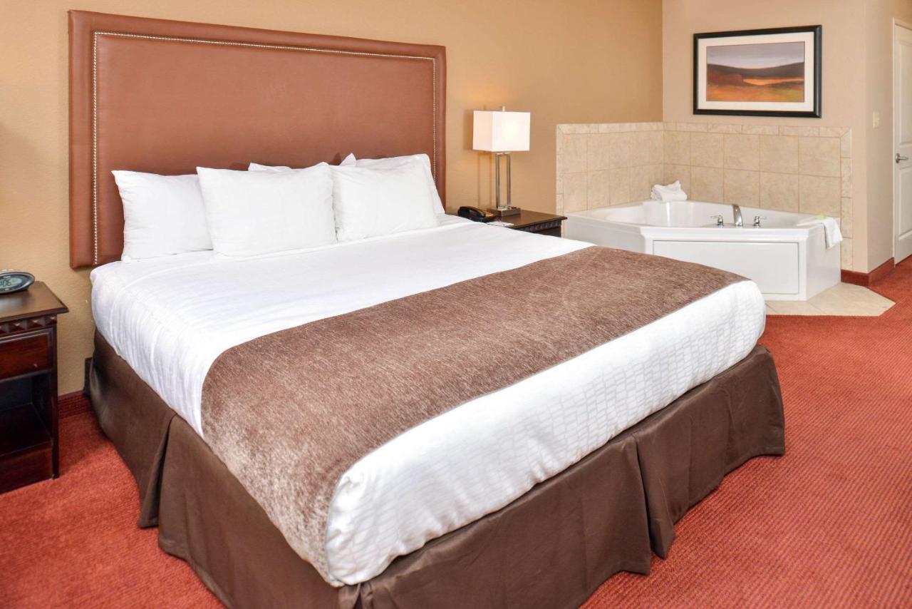 Hotel Vue, Ascend Hotel Collection Натчез Экстерьер фото